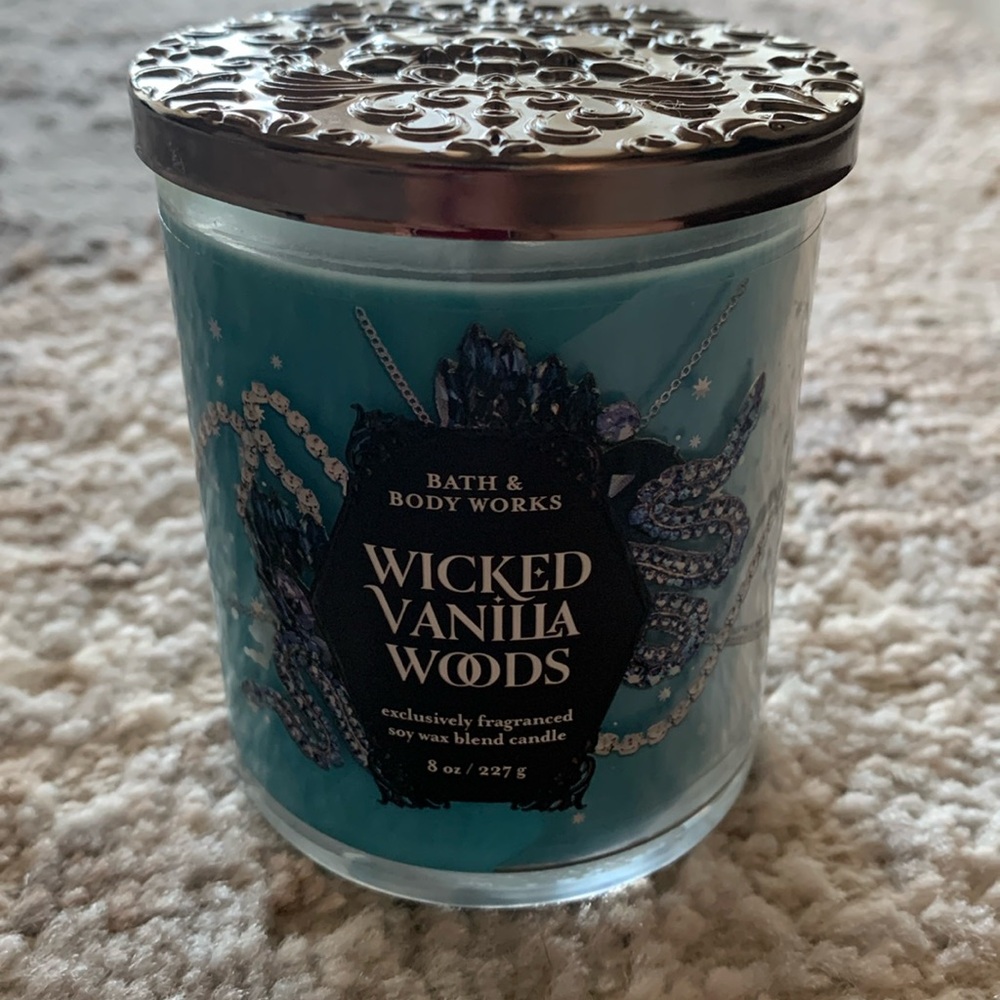 Bath and body works wicked vanilla woods single wick candle FALL EDITION